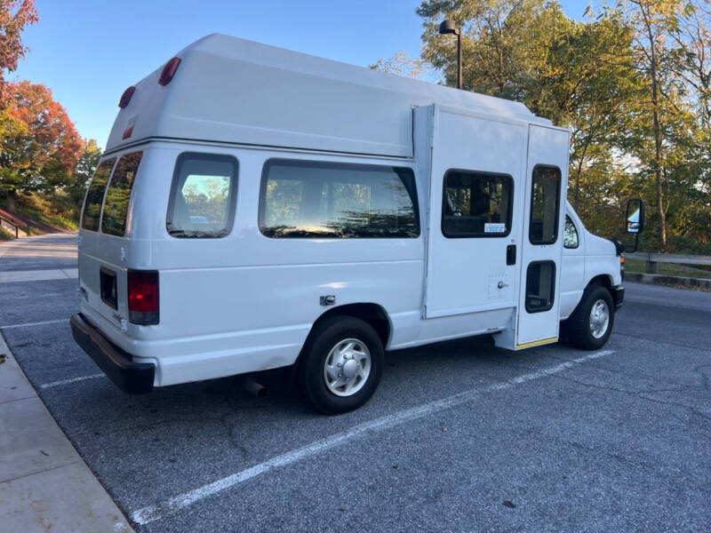 2012 Ford E-Series Econoline Van Commercial photo 4