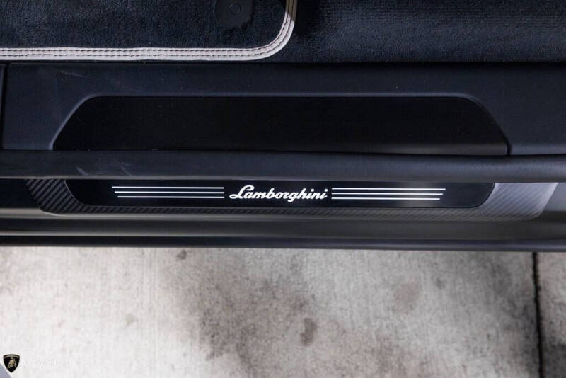 2024 Lamborghini Urus S