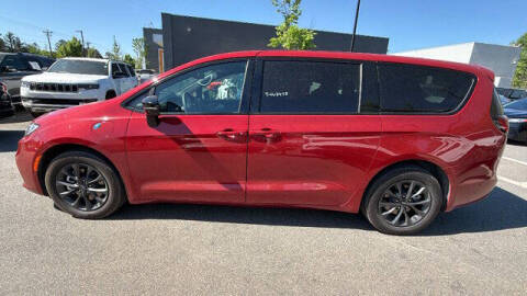 2024 Chrysler Pacifica Plug-In Hybrid