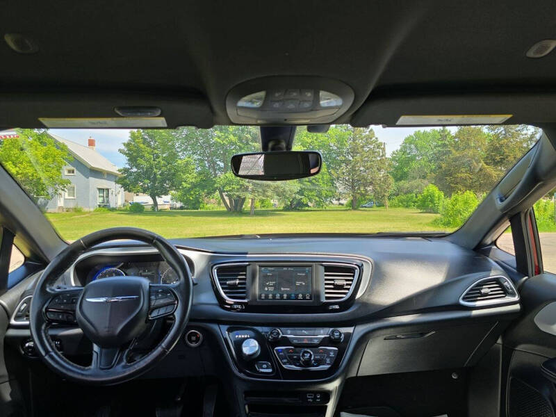 2020 Chrysler Pacifica Touring