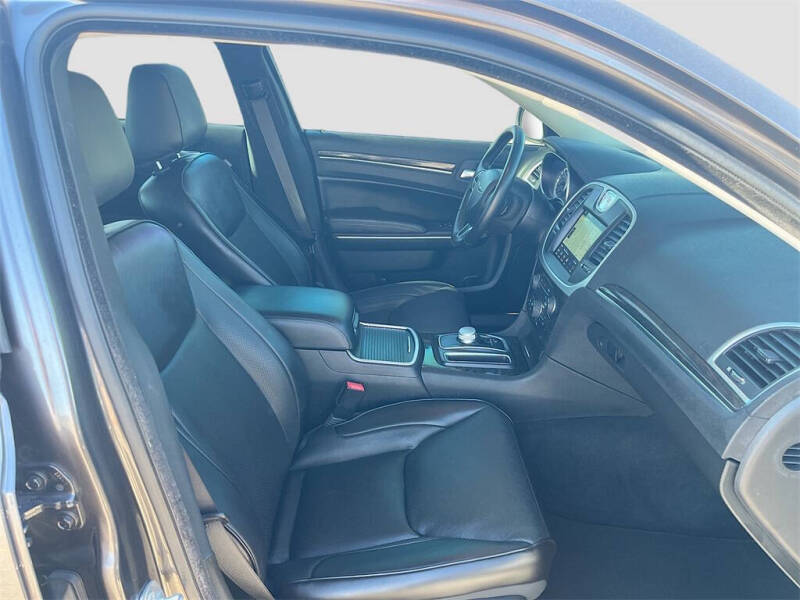 2022 Chrysler 300 Touring L