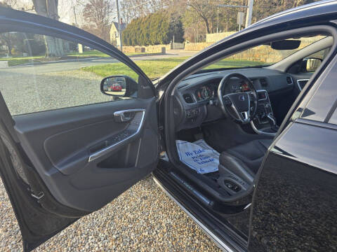 2016 Volvo V60 Cross Country T5