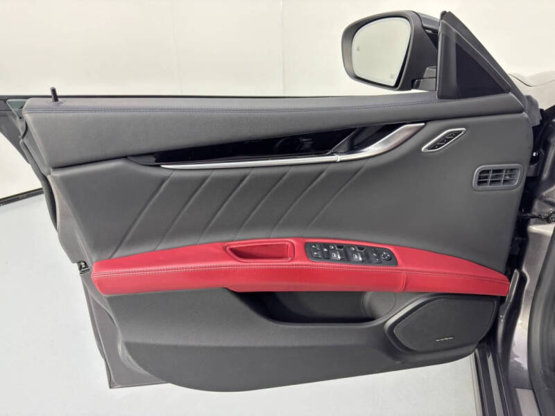 2023 Maserati Ghibli Modena Q4