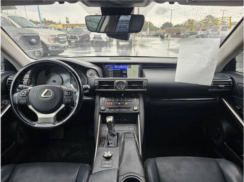 2017 Lexus IS 200t