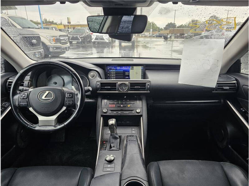 2017 Lexus IS 200t