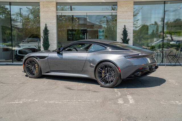 2024 Aston Martin DB12 2