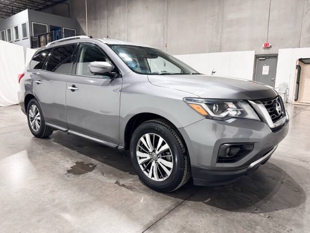 2020 Nissan Pathfinder SL