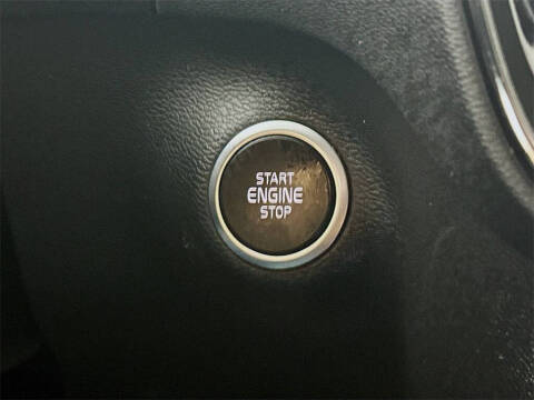 2023 Volvo XC40 B4 Plus Bright Theme