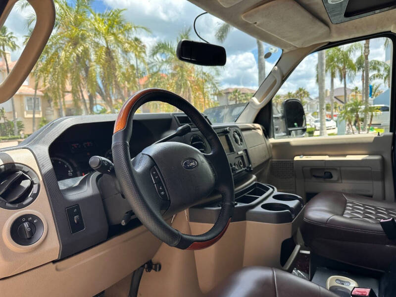 2010 Ford E-Series E-350 SD XLT