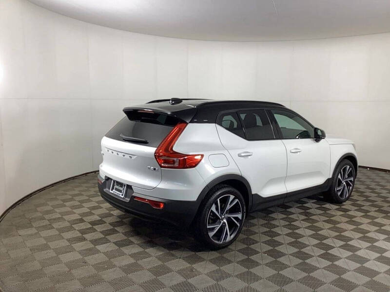 Used 2021 Volvo XC40 R-Design with VIN YV4162UMXM2428466 for sale in Grandville, MI