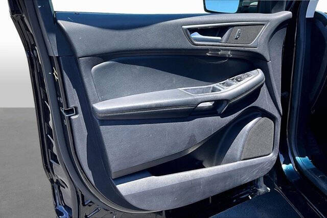 2020 Ford Edge SE