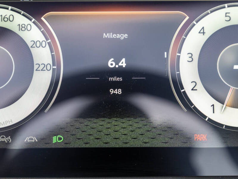 2024 Aston Martin DB12 Volante