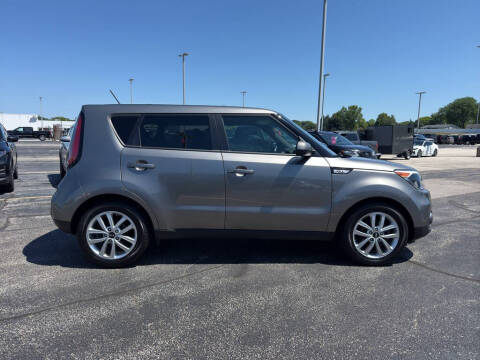 2017 Kia Soul +