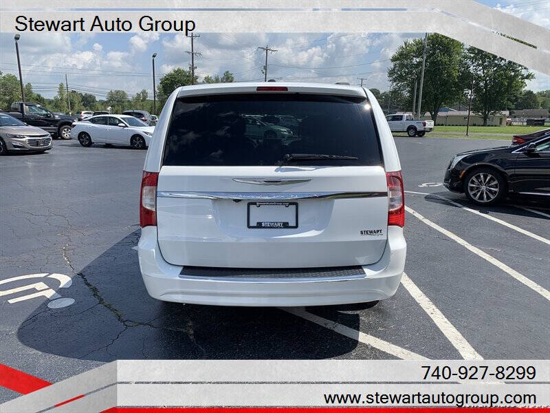 2014 Chrysler Town and Country Touring