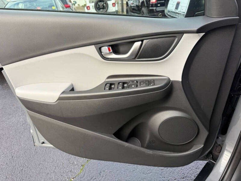 2023 Hyundai Kona Electric SE