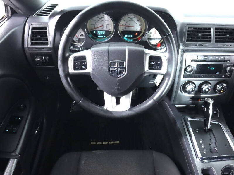 2011 Dodge Challenger SE