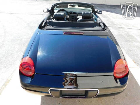 2002 Ford Thunderbird Deluxe