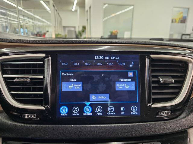 2017 Chrysler Pacifica Touring-L