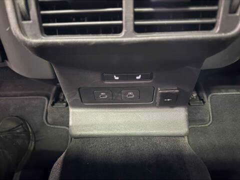 2024 Land Rover Range Rover Velar P250 Dynamic SE