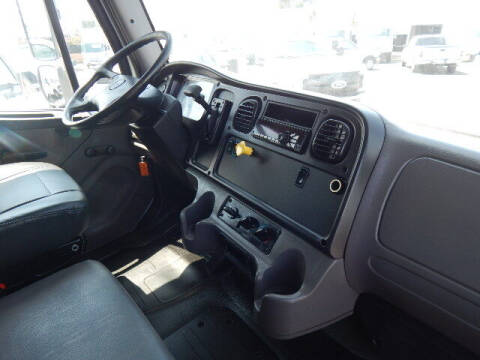 2018 Freightliner M2 106