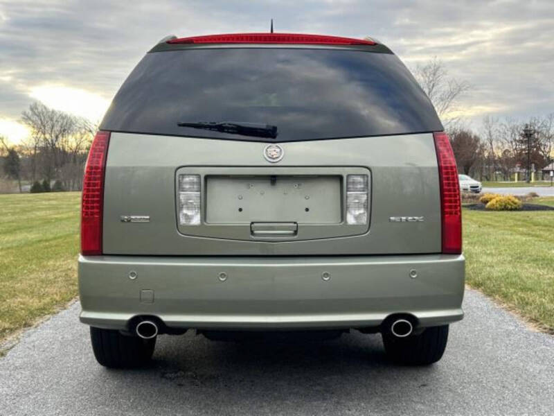 2005 Cadillac SRX Base's photo