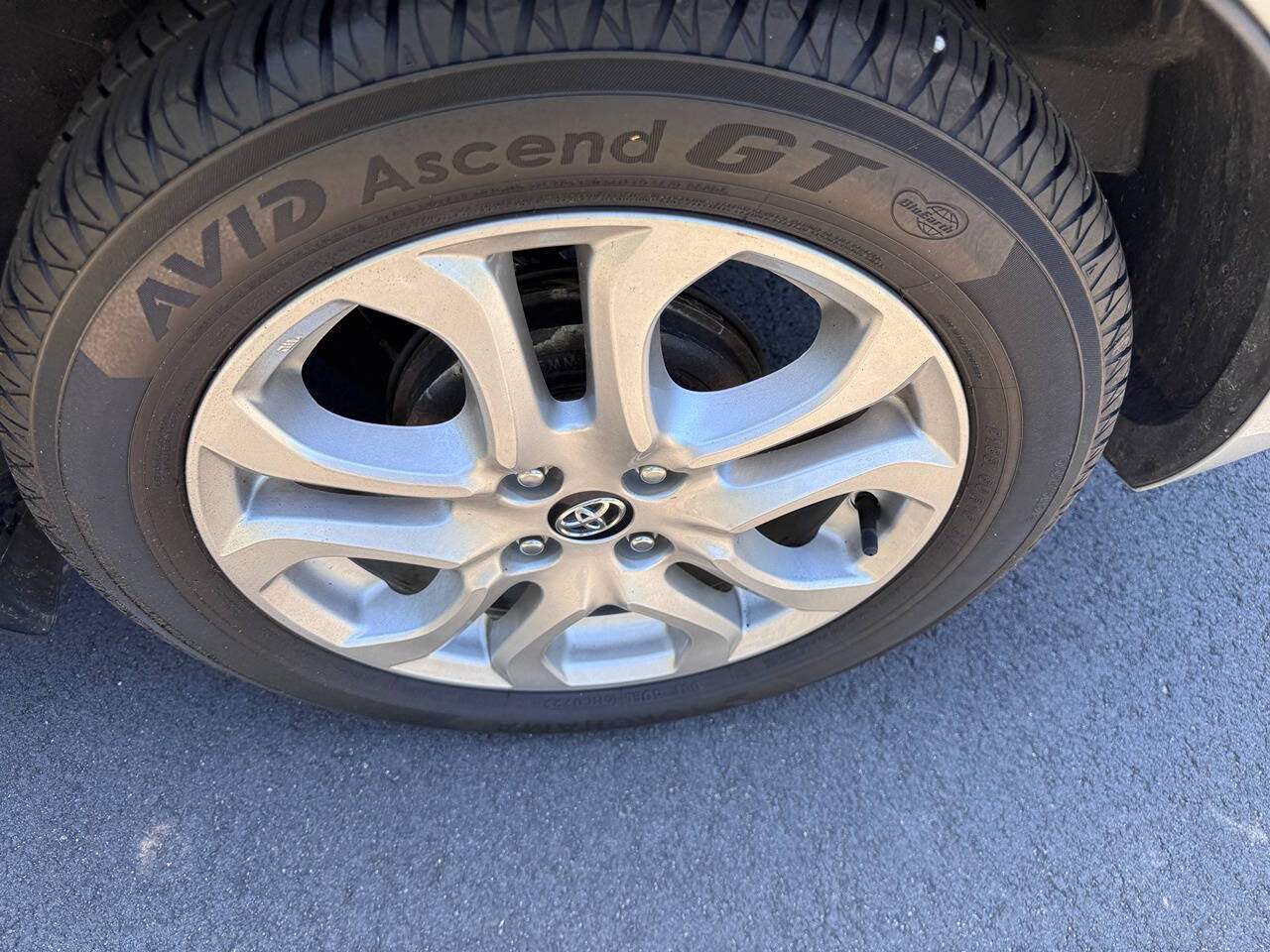 2018 Toyota Yaris iA 19