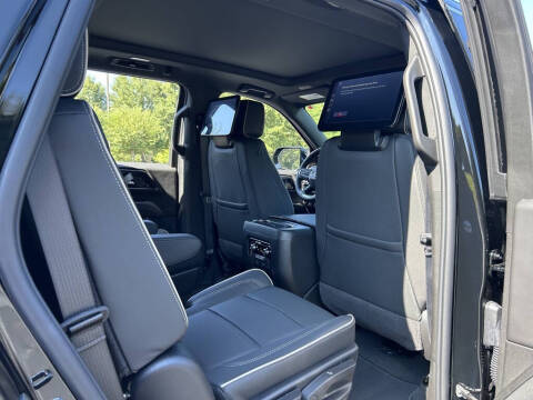 2025 GMC Yukon Elevation