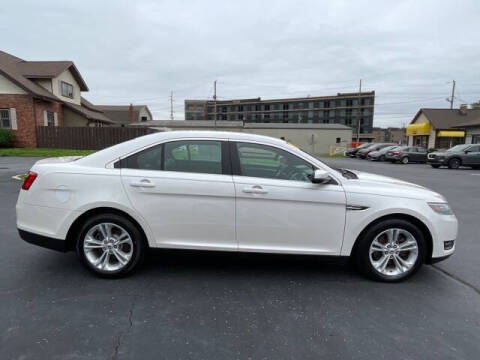 2015 Ford Taurus SEL