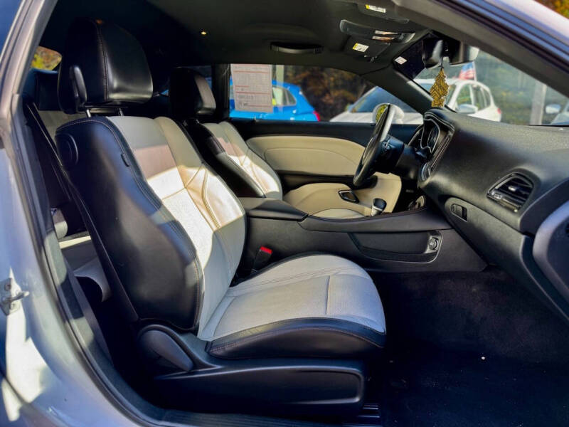 2016 Dodge Challenger SXT