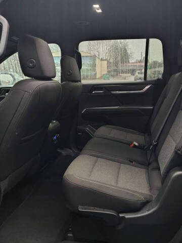 2025 GMC Acadia Elevation