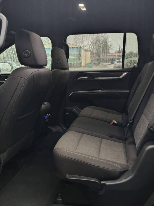 2025 GMC Acadia Elevation