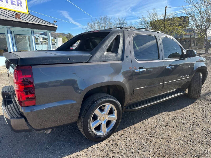 2011 Chevrolet Avalanche LT