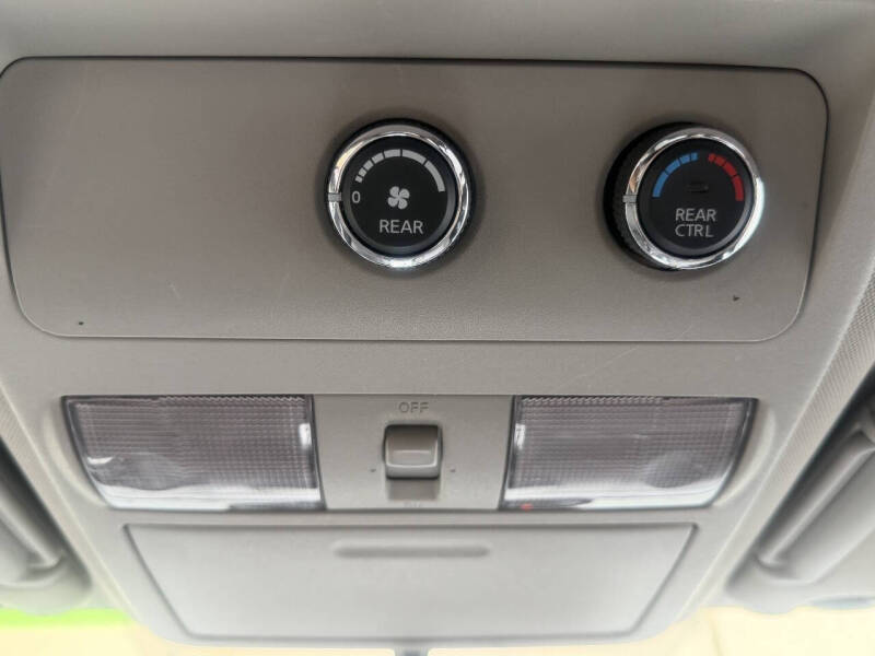 2011 Nissan Pathfinder SV
