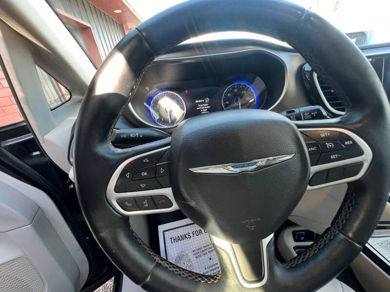 2017 Chrysler Pacifica Touring-L Plus