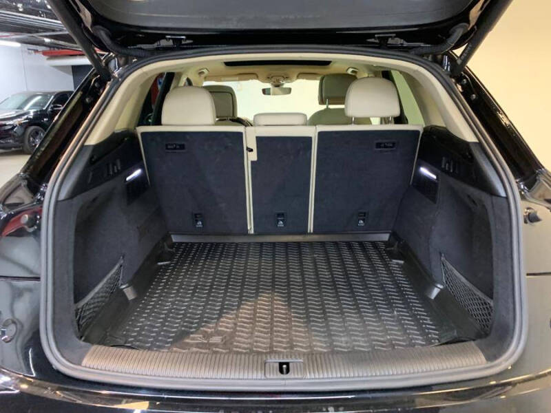 2023 Audi Q5 quattro Premium 40 TFSI