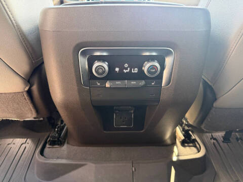 2025 GMC Yukon XL Elevation