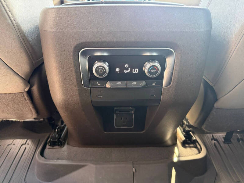 2025 GMC Yukon XL Elevation