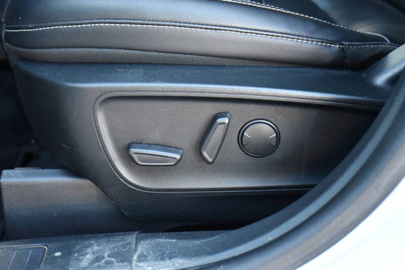 2021 Ford Escape Hybrid Titanium