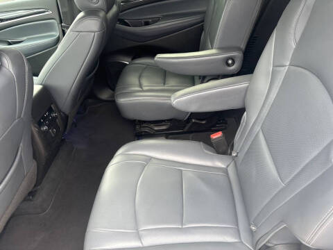 2022 Buick Enclave Essence