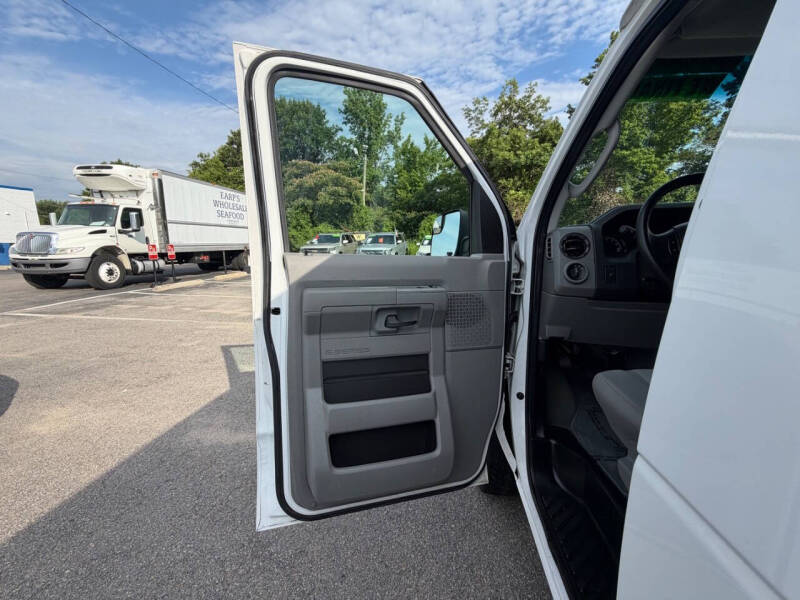 2010 Ford E-Series E-350 SD XL