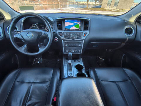 2017 Nissan Pathfinder SL