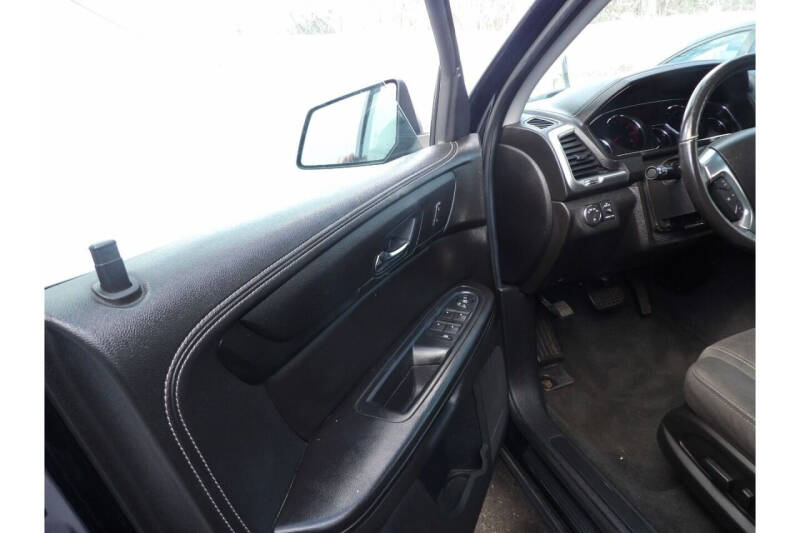 2016 GMC Acadia SLE-2