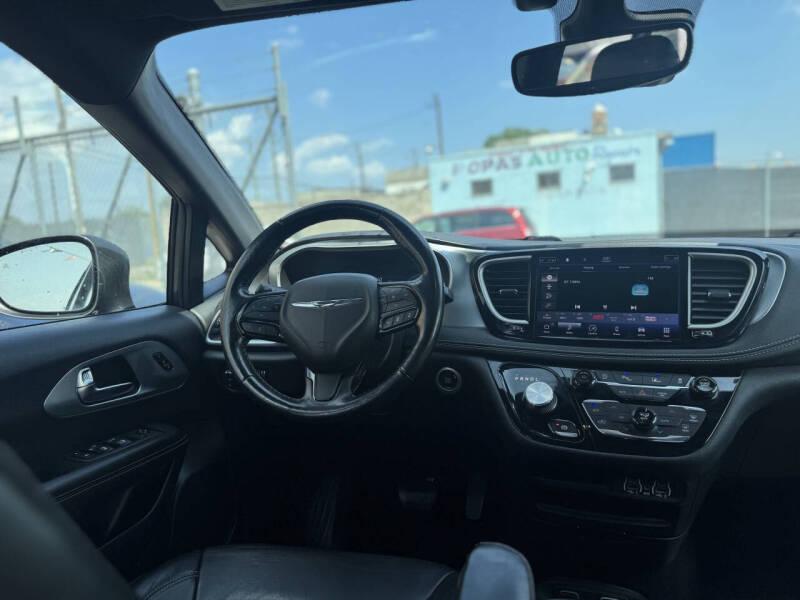 2021 Chrysler Pacifica Touring L