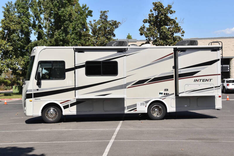 2020 Winnebago Intent 28y