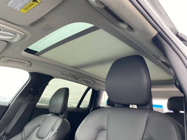 2025 Volvo V60 Cross Country B5 Plus