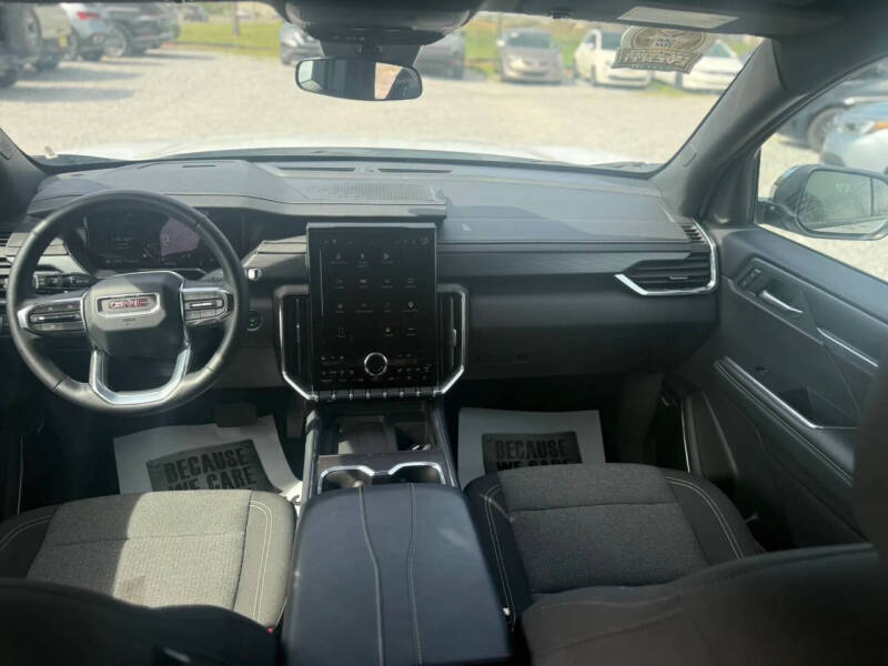 2025 GMC Acadia Elevation