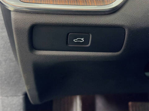 2024 Volvo S60 B5 Plus Dark Theme