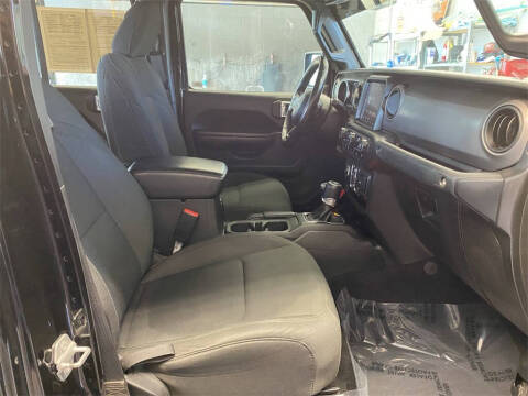 2021 Jeep Gladiator Willys