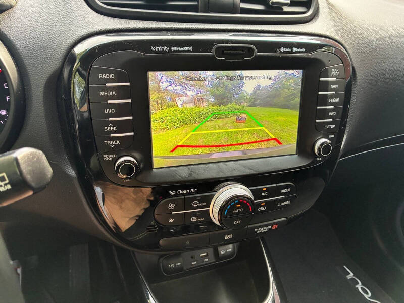 2015 Kia Soul +