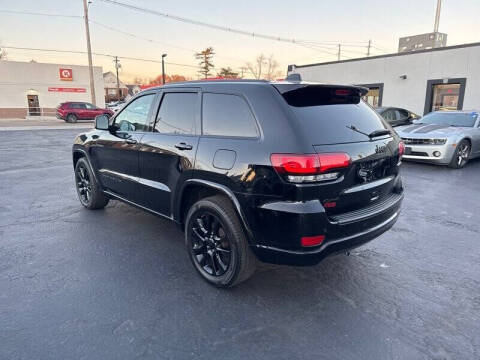 2019 Jeep Grand Cherokee Laredo